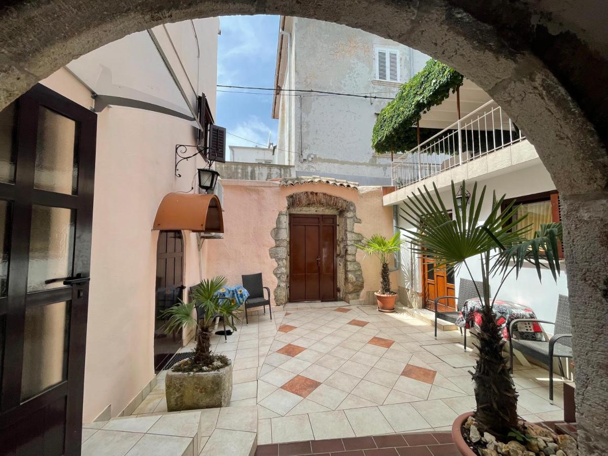 Casa Di Nives Apartamento Krk Town Exterior foto