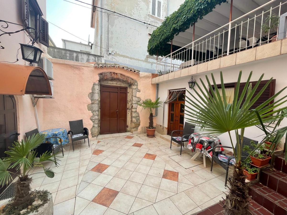 Casa Di Nives Apartamento Krk Town Exterior foto
